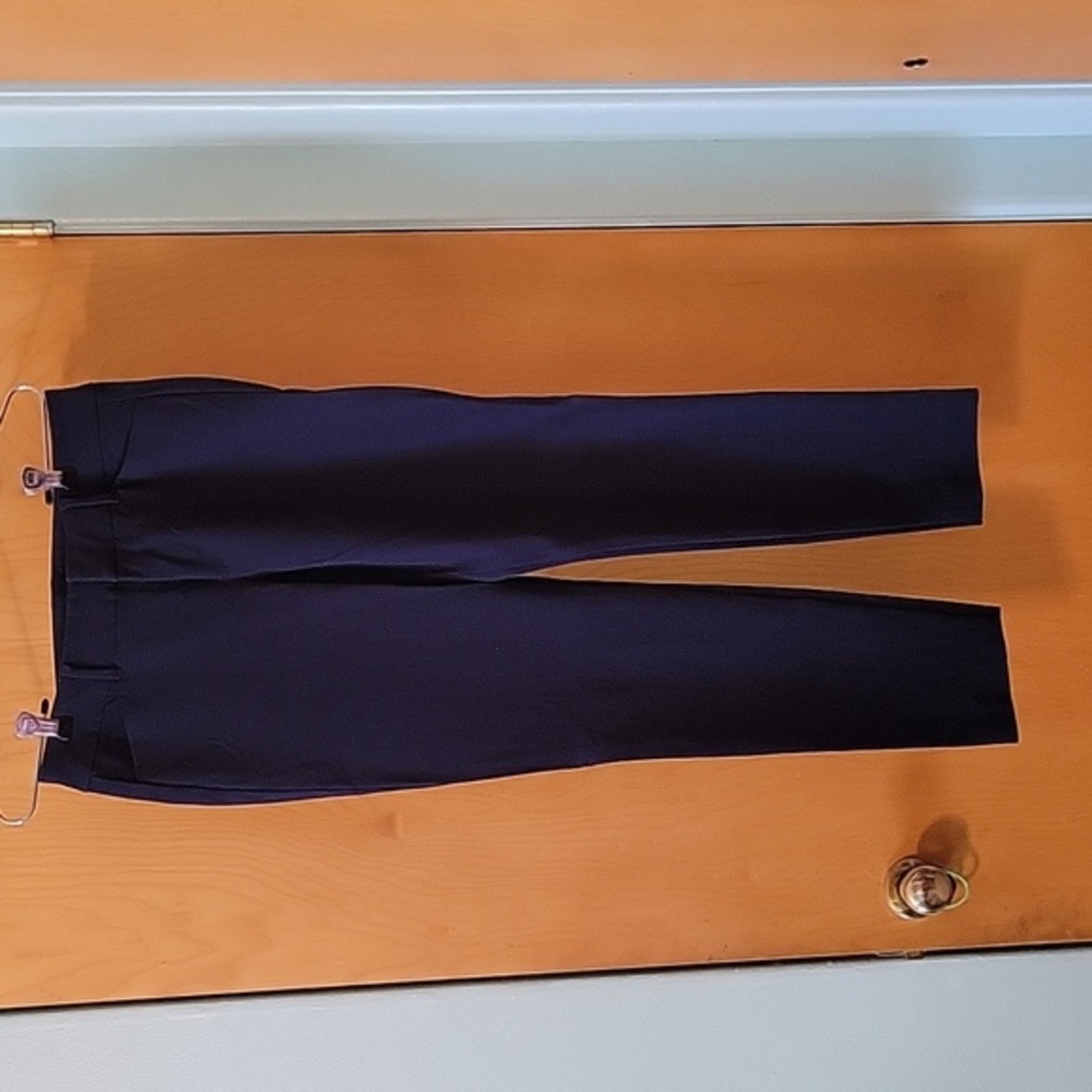 Old Navy mid rise navy dress pants, size small.
